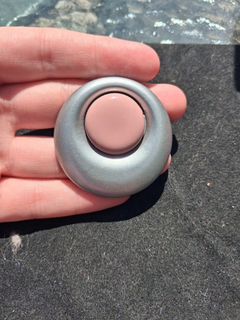 Retro style brooch